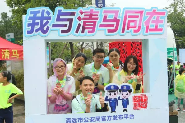 清马丨冒雨前行,向更好的乐动网页版登录入口_乐动(中国)
奔跑_En3160.png