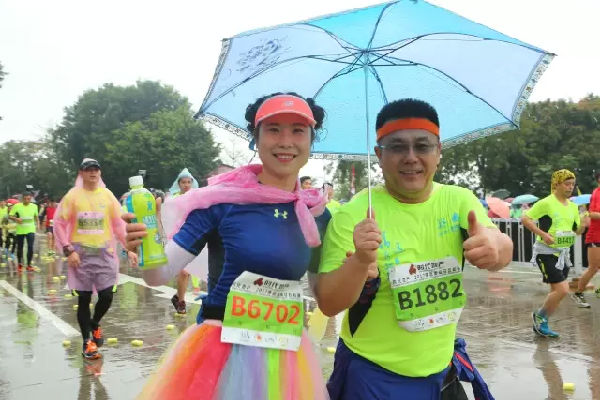 清马丨冒雨前行,向更好的乐动网页版登录入口_乐动(中国)
奔跑_En2107.png