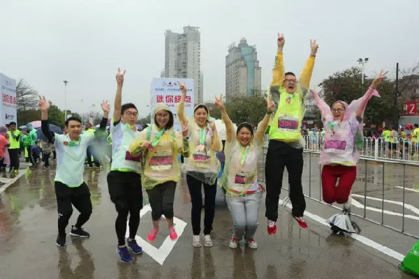 清马丨冒雨前行,向更好的乐动网页版登录入口_乐动(中国)
奔跑_En2111.png